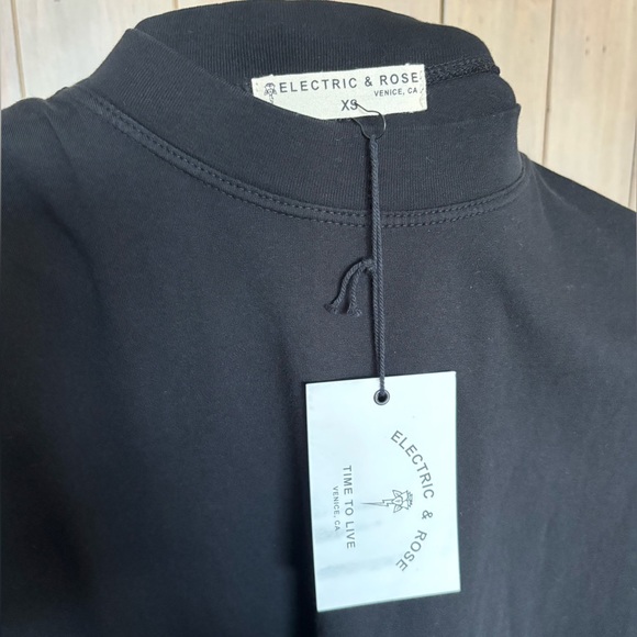 Electric & Rose Classic Black Tee - Picture 4 of 5